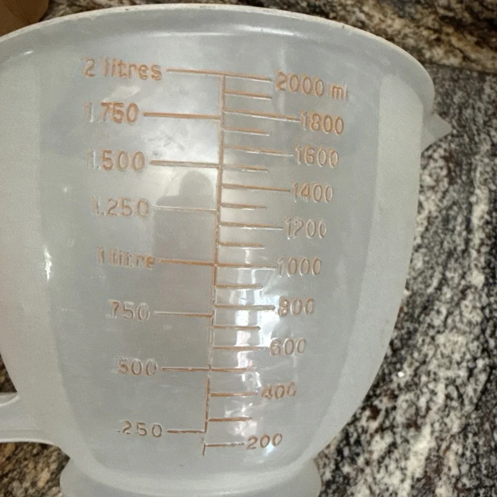 Vintage Tupperware Sheer Mix N Store Pitcher 8 Cups 64 Oz #500 Raised Numbers